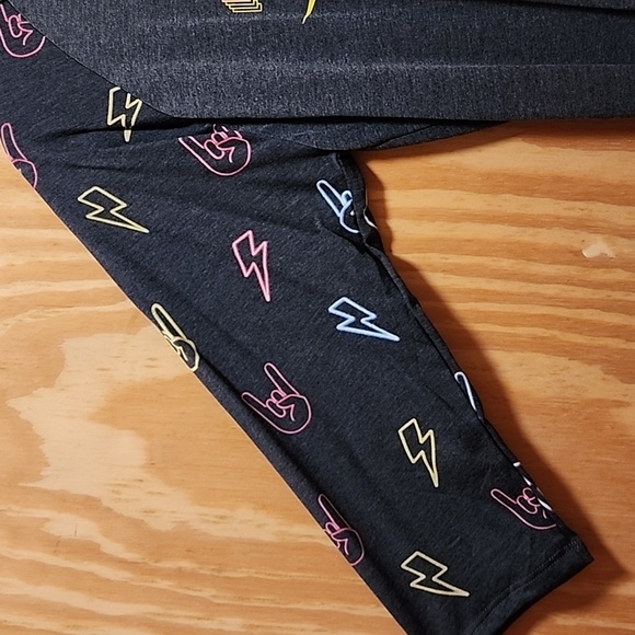 Lularoe Randy - Rock-N-Roll - Picture 3 of 3